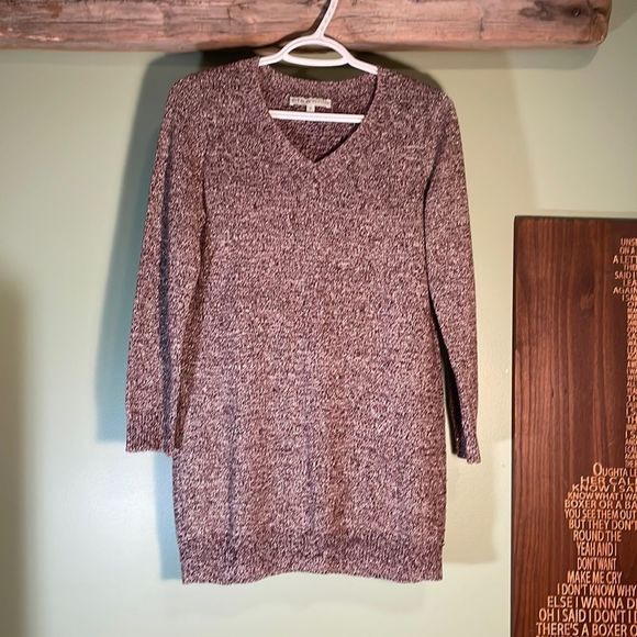 cleo Sweaters - 3/25$ Lightweight maroon and silver knitted long sweater